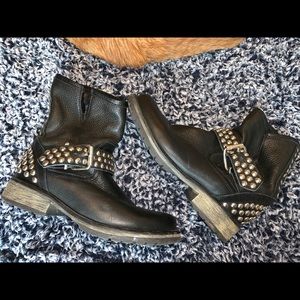 Steve Madden Ankle combat boots size 7